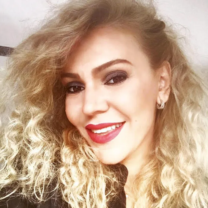 Portret cu Maria Andrei (Artistic Director & Wardrobe Designer; Lifestyle Psychologist)